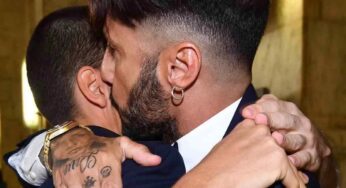 Carlos Maria Corona, figlio di Fabrizio Corona, si trova in una comunità: “Soffre di psicosi acuta”